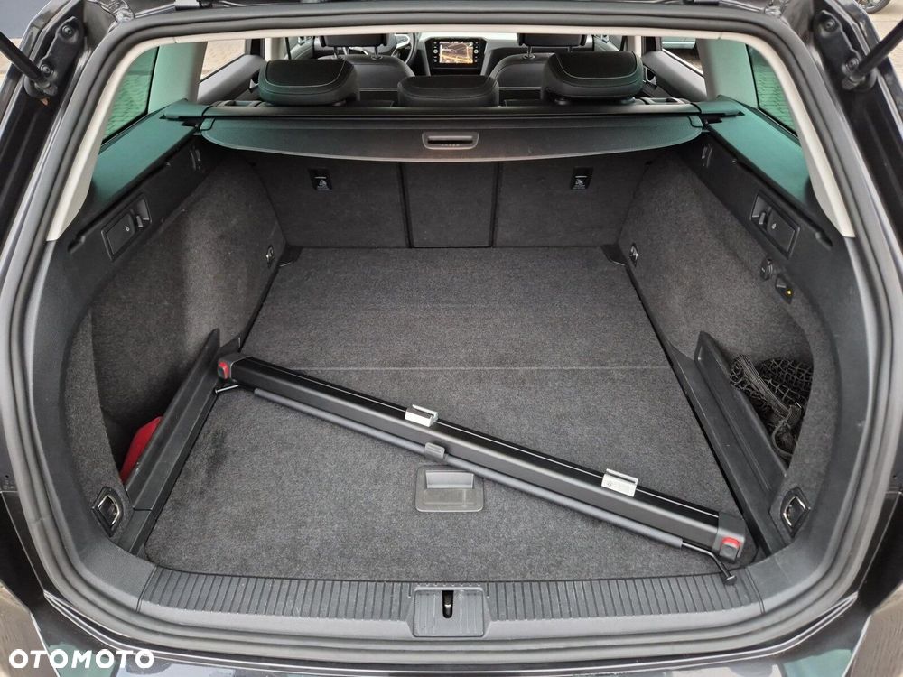 Volkswagen Passat 2.0 TDI Business DSG - 31
