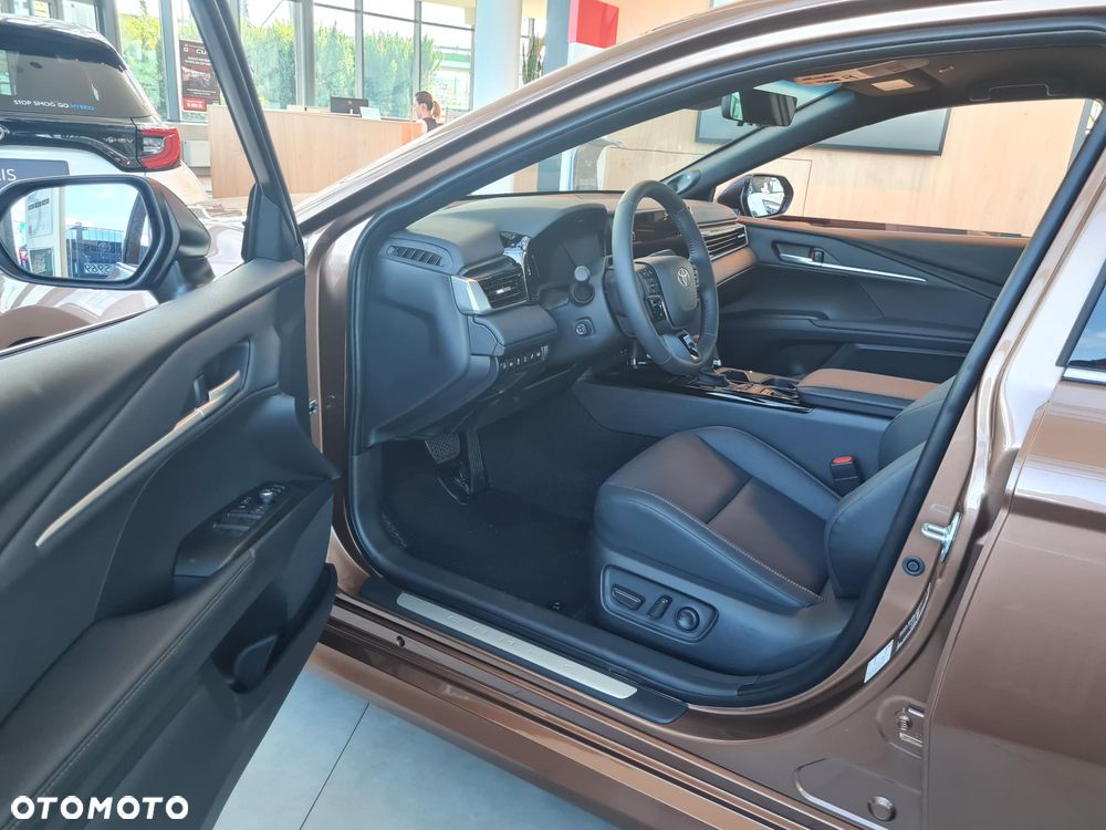 Toyota Camry 2.5 Hybrid Dynamic Force Executive e-CVT - 4