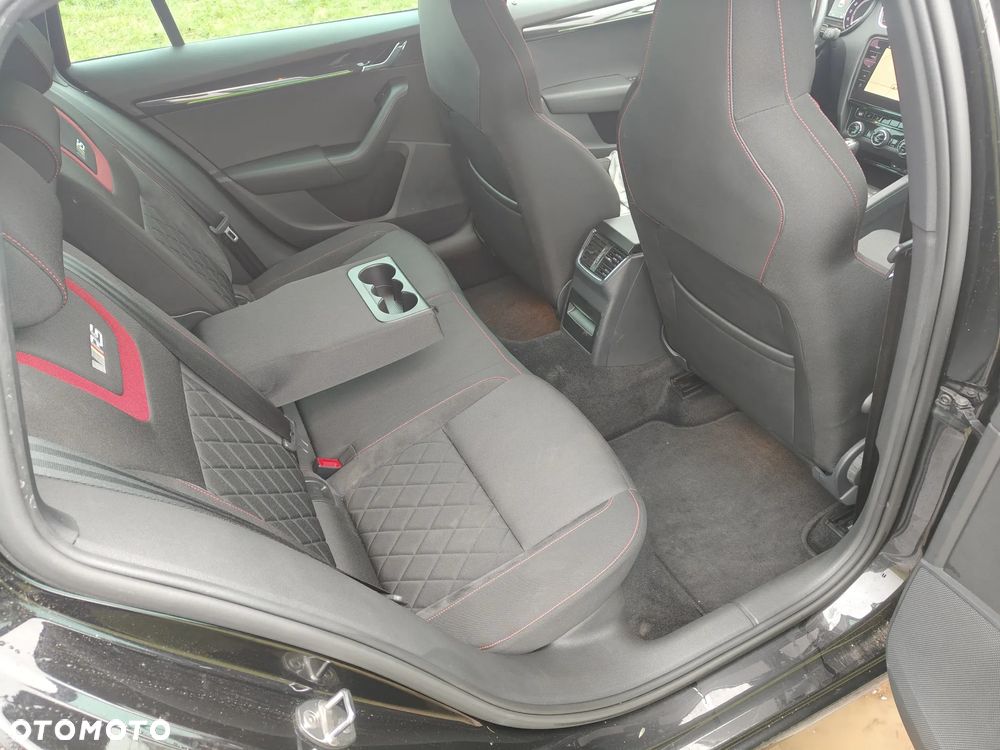 Skoda Octavia 2.0 TDI DSG RS - 6