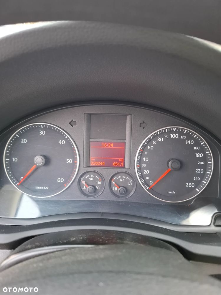 Volkswagen Golf - 10