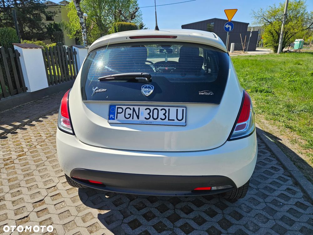 Lancia Ypsilon 1.2 8V Gold - 8
