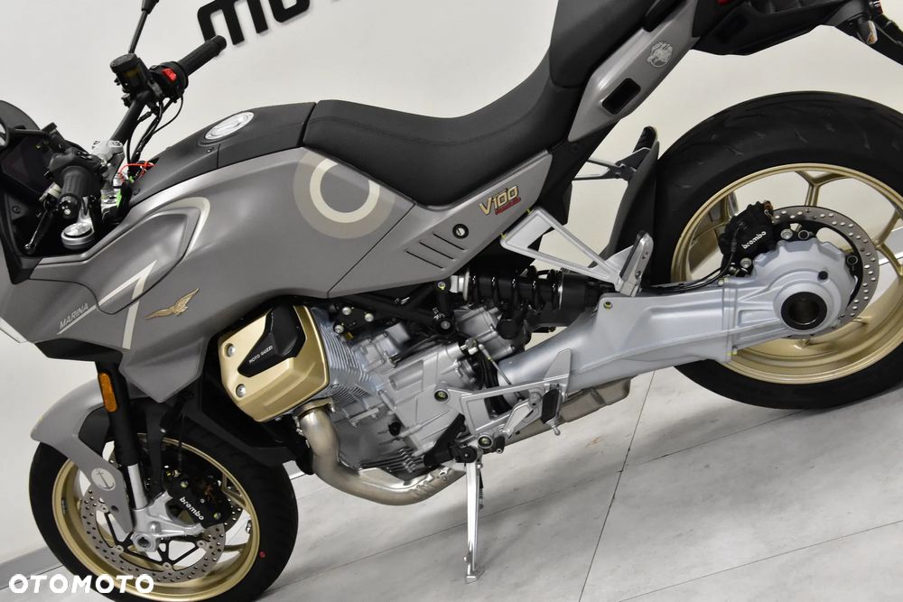 Moto Guzzi V100 Mandello - 13