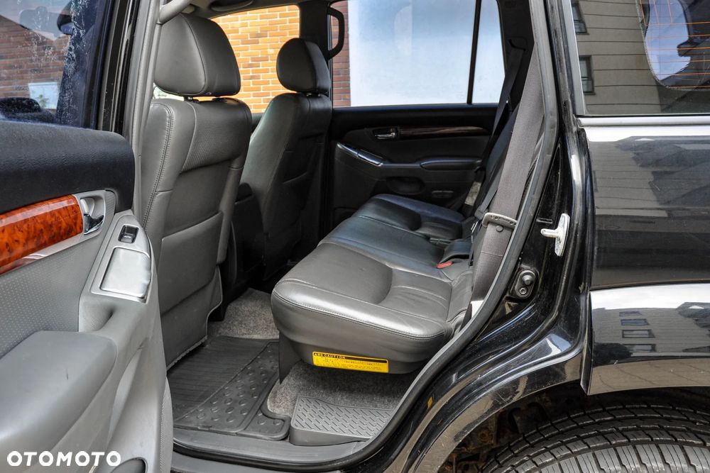 Toyota Land Cruiser - 8