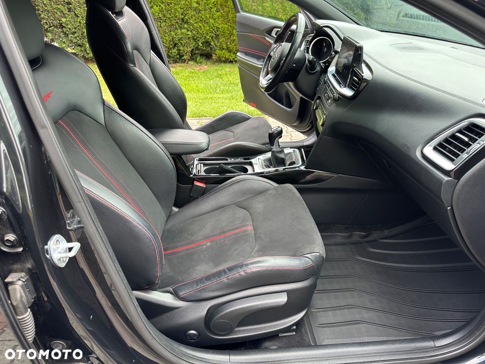Kia ProCeed 1.6 T-GDI GT - 28