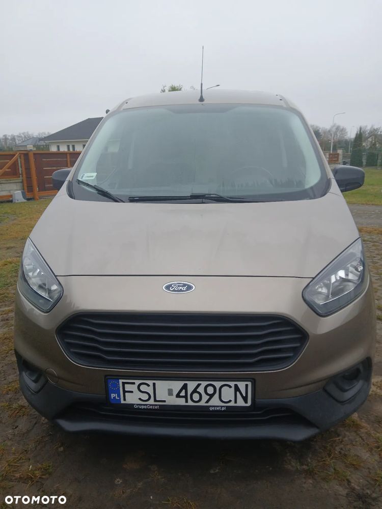 Ford Transit Courier - 2