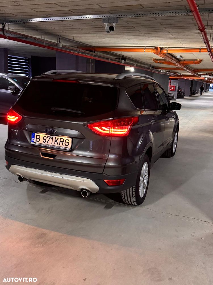 Ford Kuga 2.0 TDCi 4WD Powershift Titanium - 4