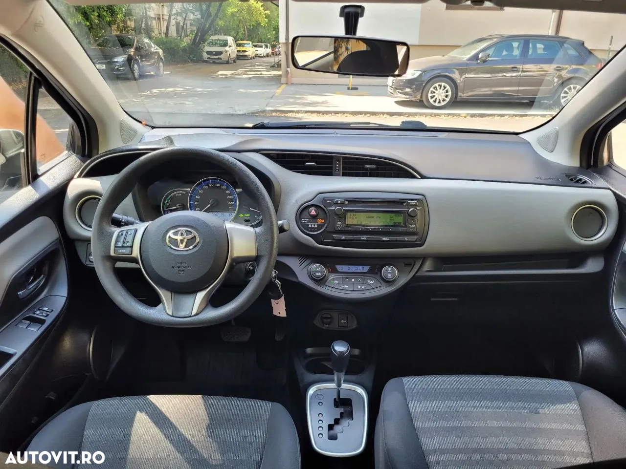 Toyota Yaris 1.5 VVT-i HSD Terra - 5
