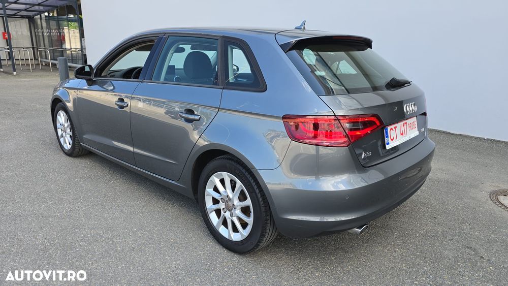 Audi A3 Sportback 1.6 TDI S tronic Ambiente - 3