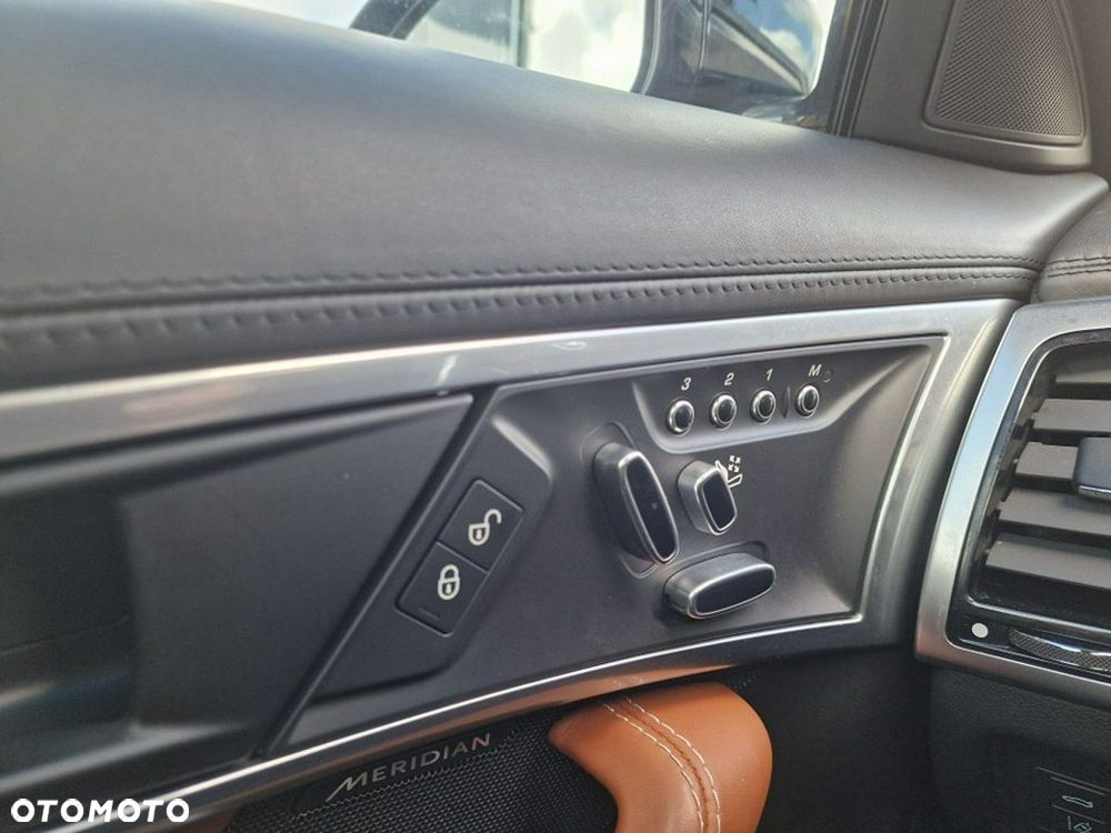 Jaguar F-Type 2.0 Turbo Chequered Flag - 13