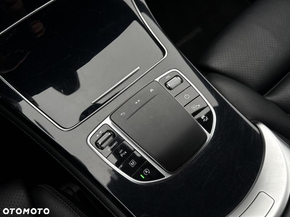 Mercedes-Benz GLC - 22