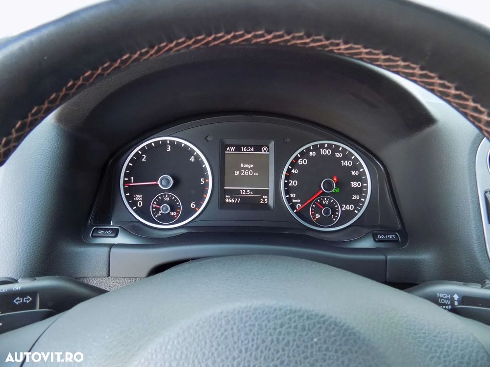 Volkswagen Tiguan 2.0 TDI DPF 4Motion BlueMotion Technology DSG Sport & Style - 15