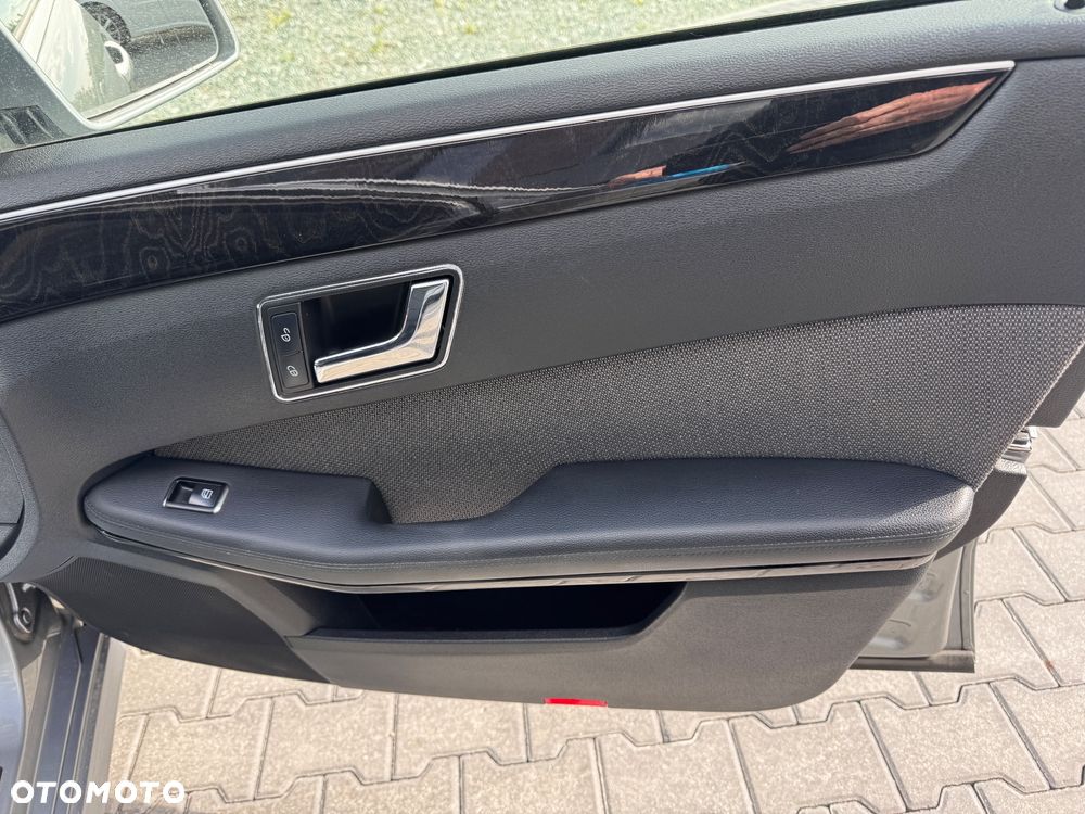 Mercedes-Benz Klasa E 250 CDI DPF BlueEFFICIENCY 7G-TRONIC Avantgarde - 28
