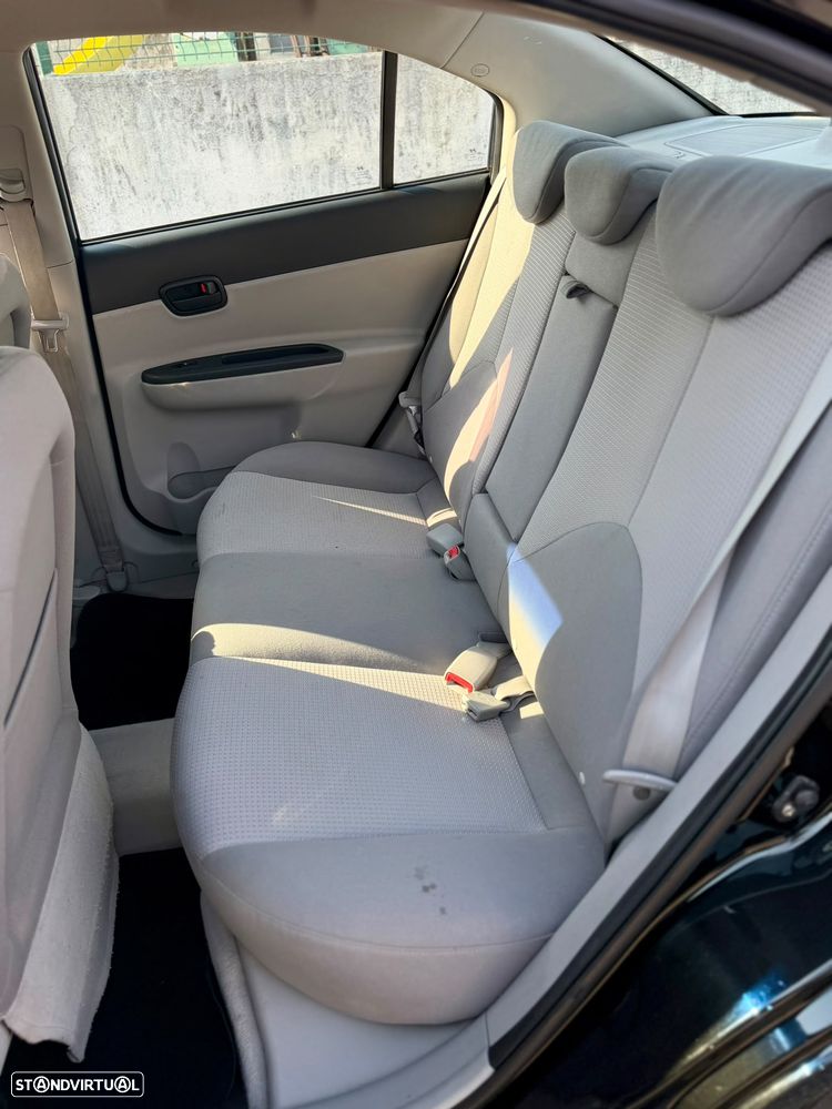 Hyundai Accent 1.4 Active - 4