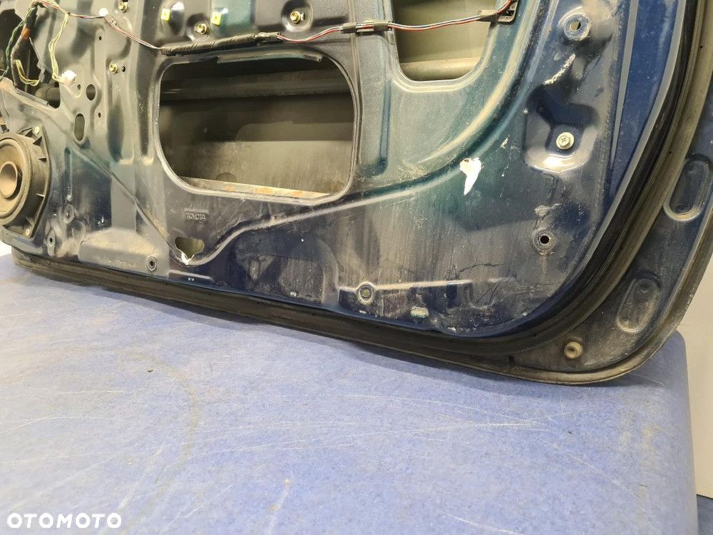 TOYOTA COROLLA E12 3D DRZWI PRZÓD PRAWE  8P4 - 16