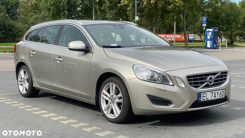 Volvo V60 T4 Summum - 8