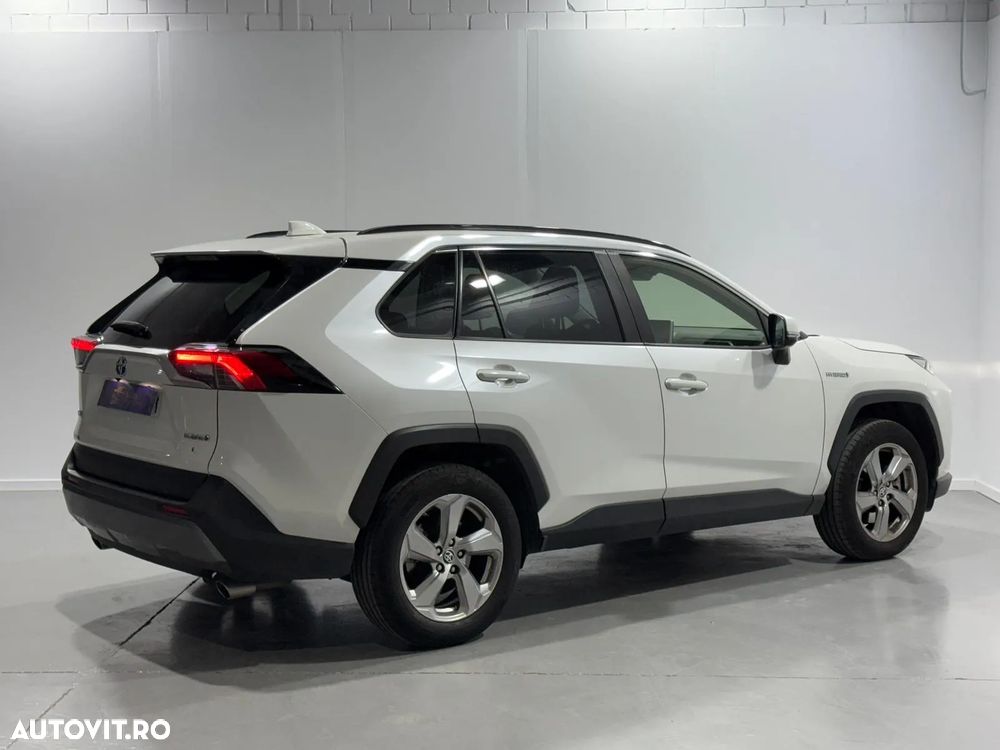 Toyota RAV4 - 5