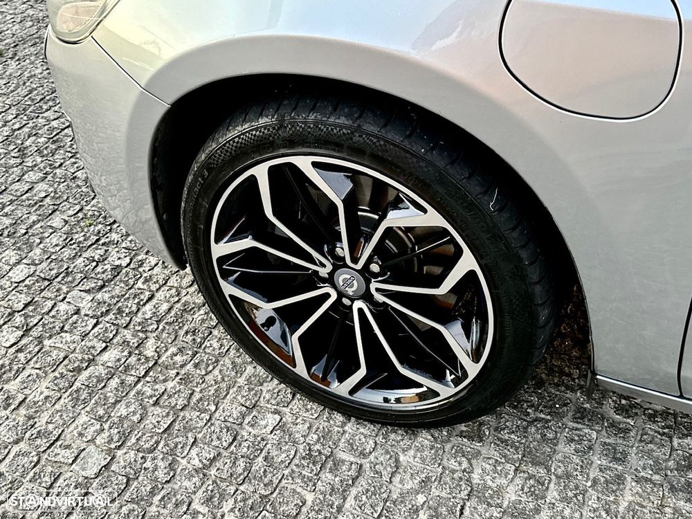 Volvo V60 D6 Plug-In-Hybrid AWD Geartronic Pure Limited - 6