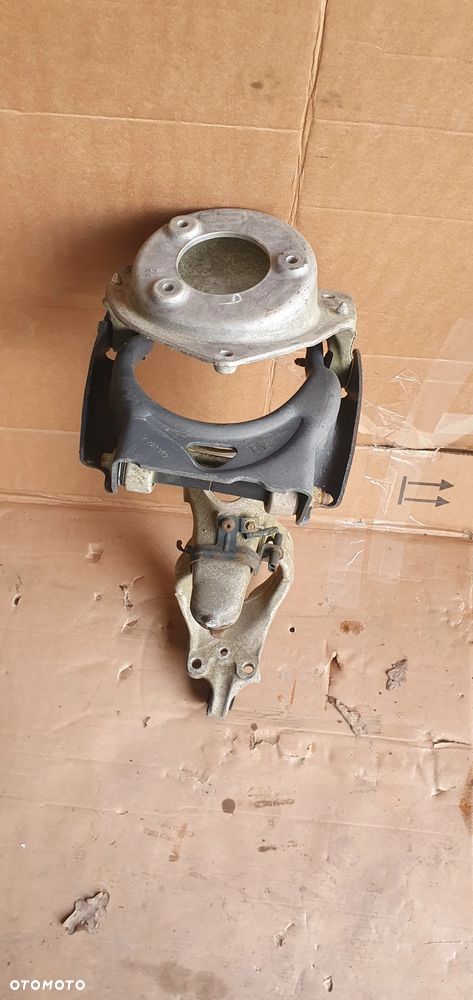 Wahacz prawy przód przedni prawy zwrotnica noga Peugeot 407 9644552180 - 2