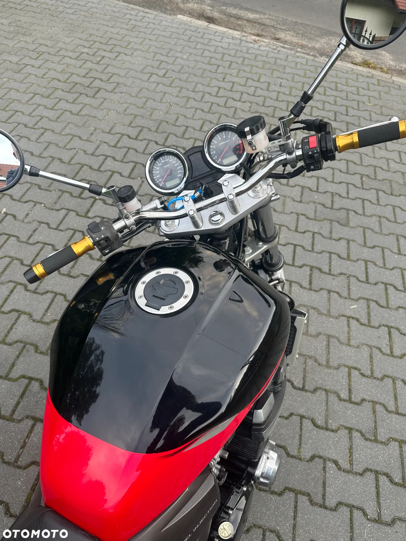 Suzuki GSX - 2