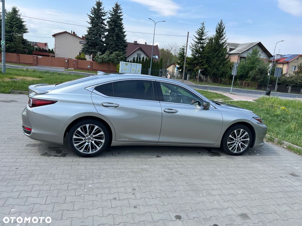 Lexus ES 300h Business Edition - 3