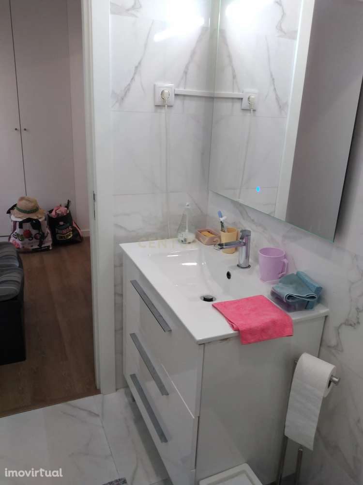 Moradia T2+1 em Alpriate - Vialonga - Grande imagem: 5/13