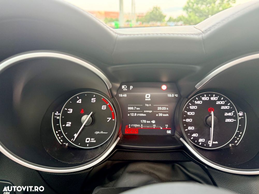Alfa Romeo Stelvio 2.0 Turbo 16V AT8-Q4 Veloce - 14