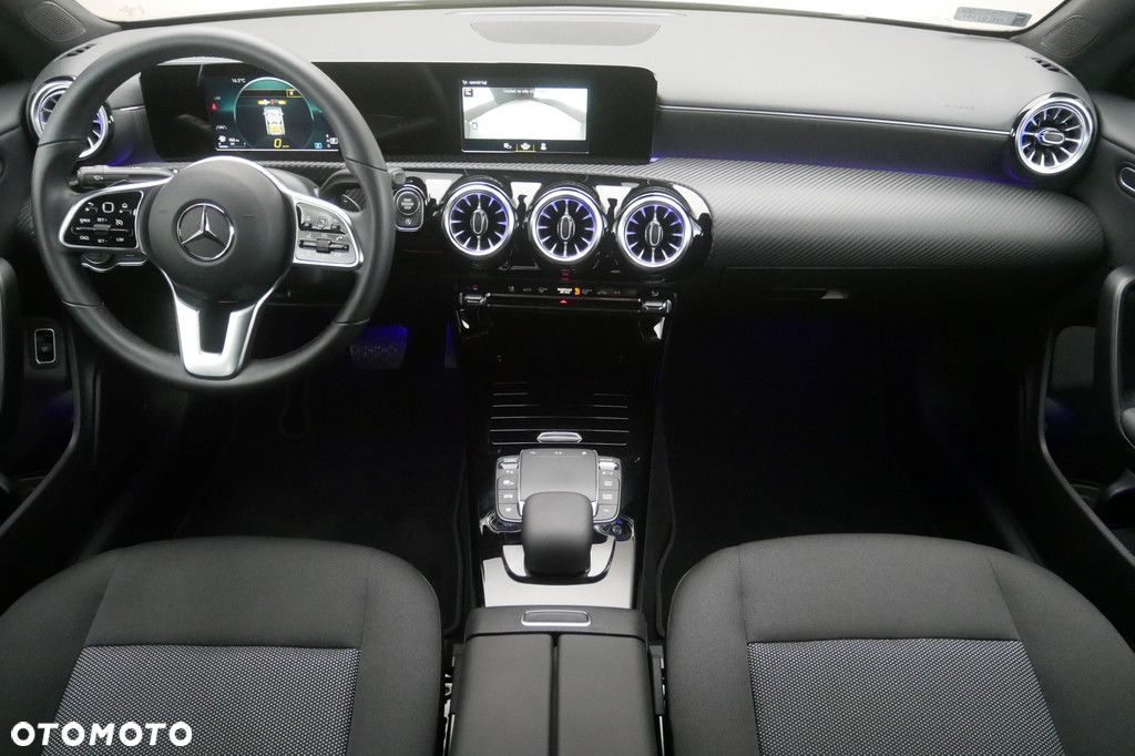 Mercedes-Benz CLA - 8