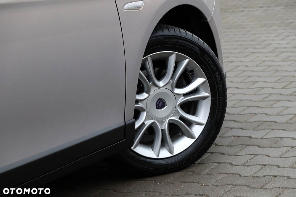 Lancia Delta 1.4 T-Jet 16v Argento - 38