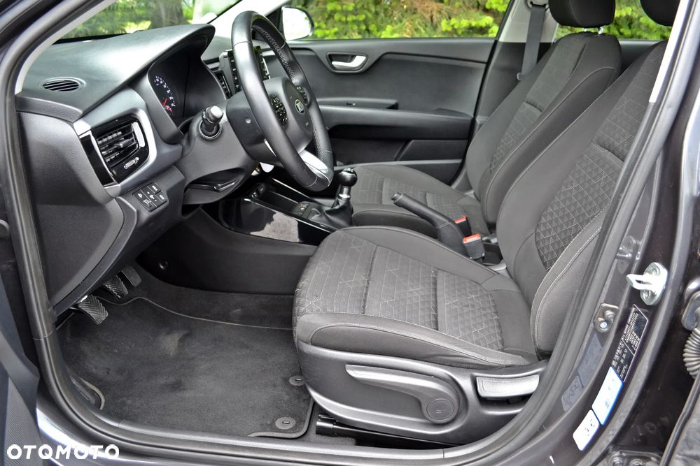 Kia Rio - 17
