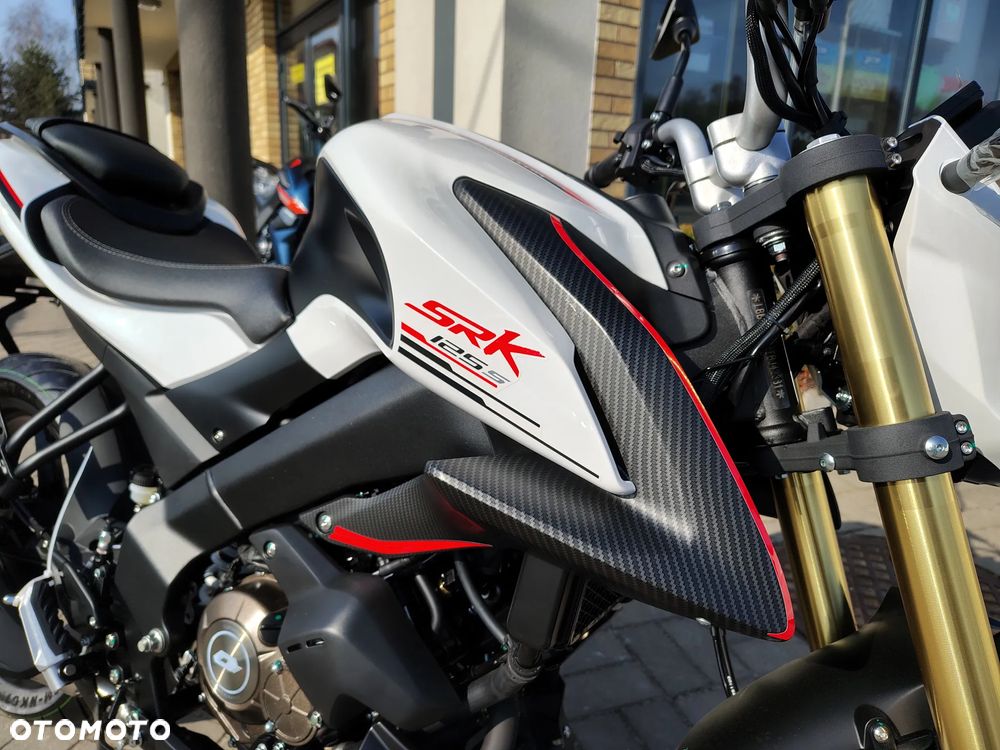 QJMOTOR SRK 125S - 14