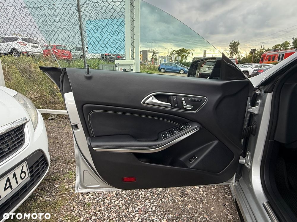 Mercedes-Benz CLA 250 4-Matic Sport - 40
