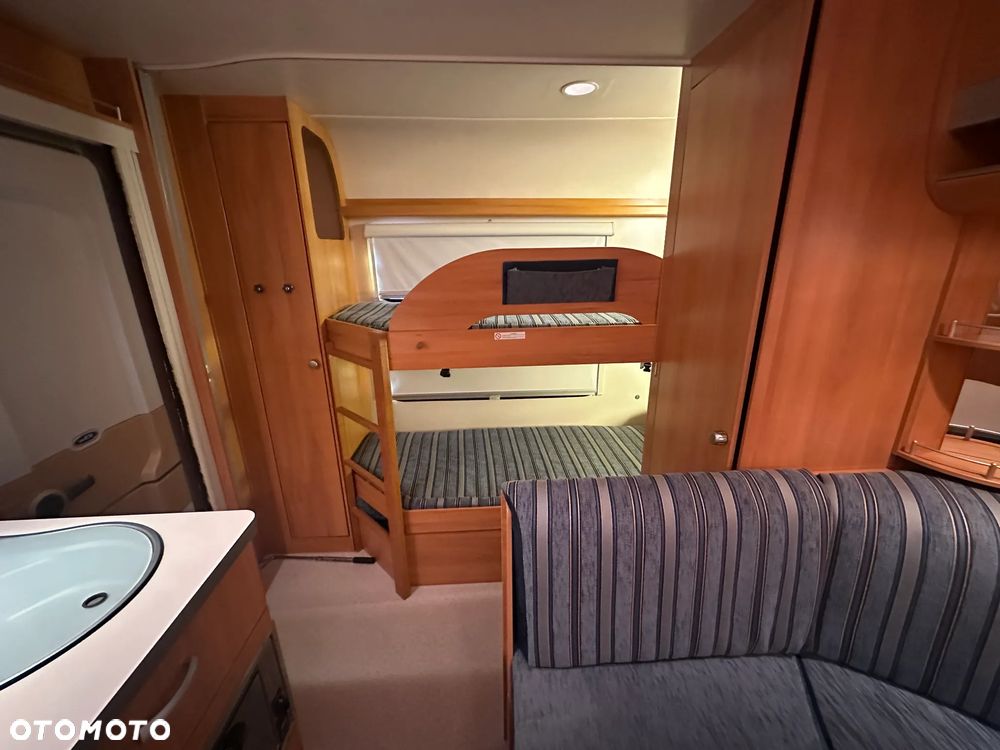 Wilk 550 S4 z przedsionkiem i napędem. ŁÓŻKA PIĘTROWE - 6 os. - 38