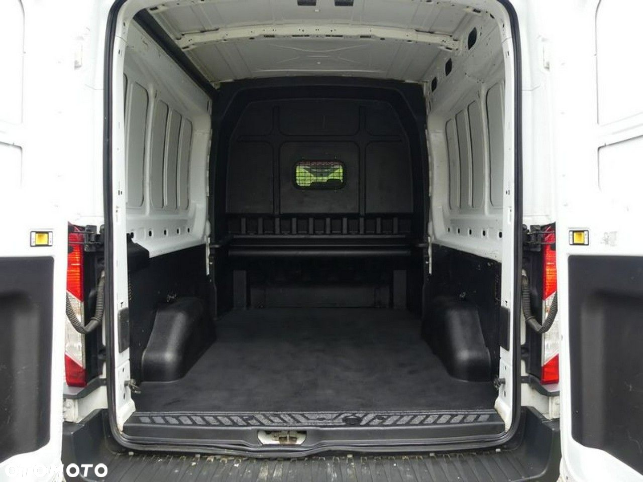 Ford Transit - 10