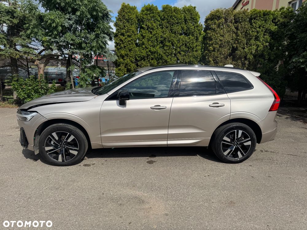 Volvo XC 60 B5 B AWD Plus Black Edition - 18