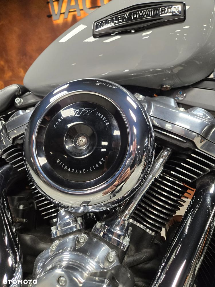 Harley-Davidson Softail Street Bob - 3