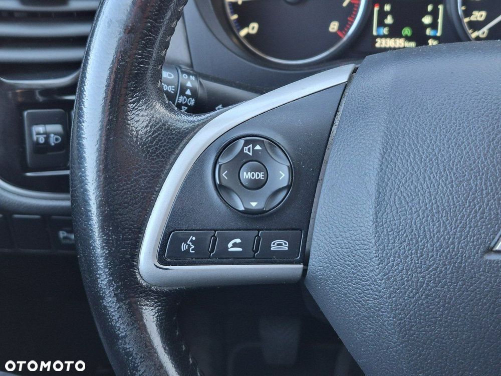 Mitsubishi Outlander - 27