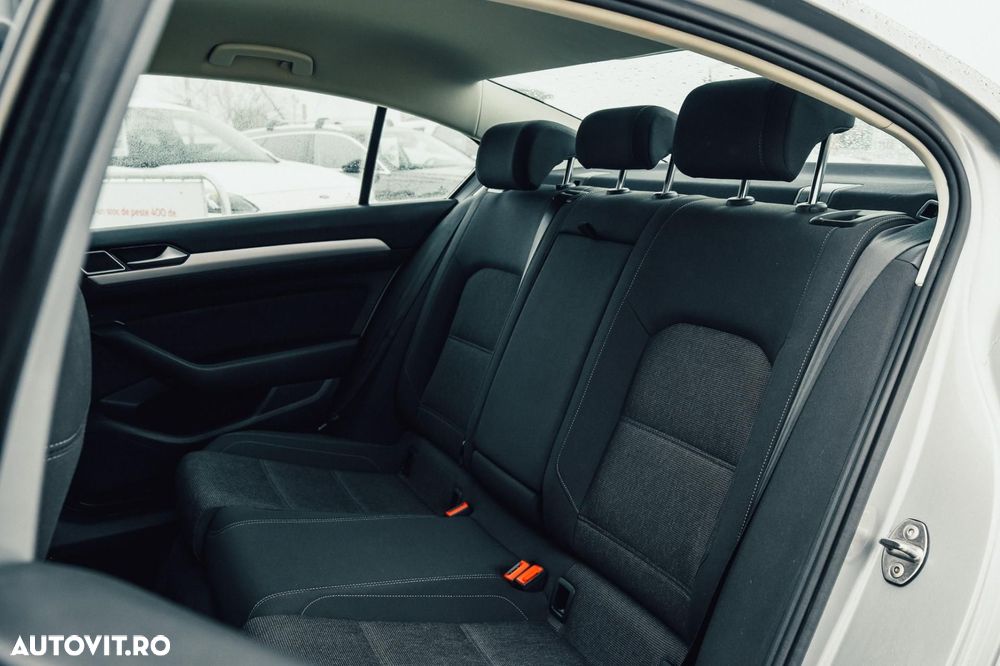 Volkswagen Passat - 14