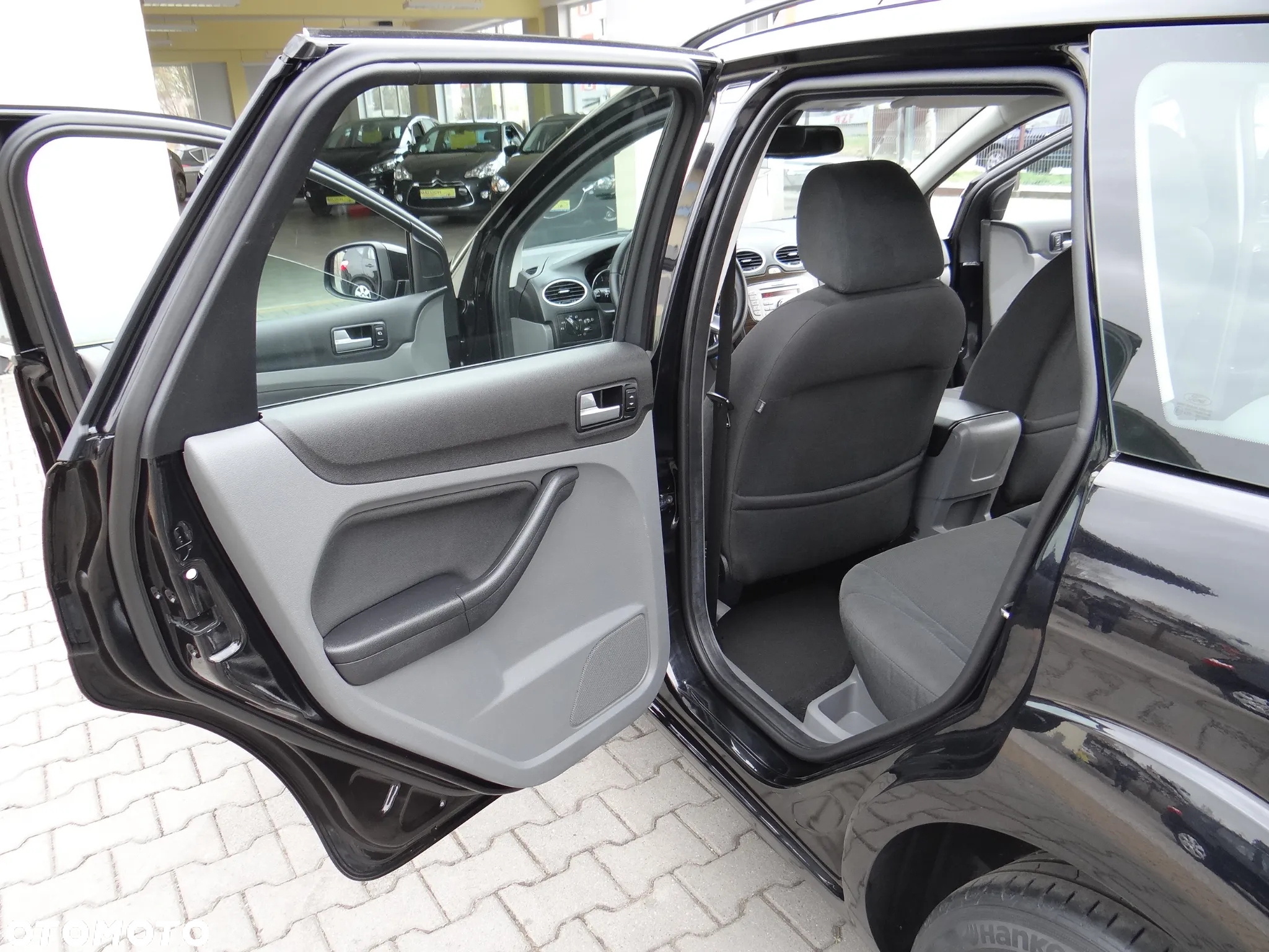 Ford Focus 1.8 Ghia - 37