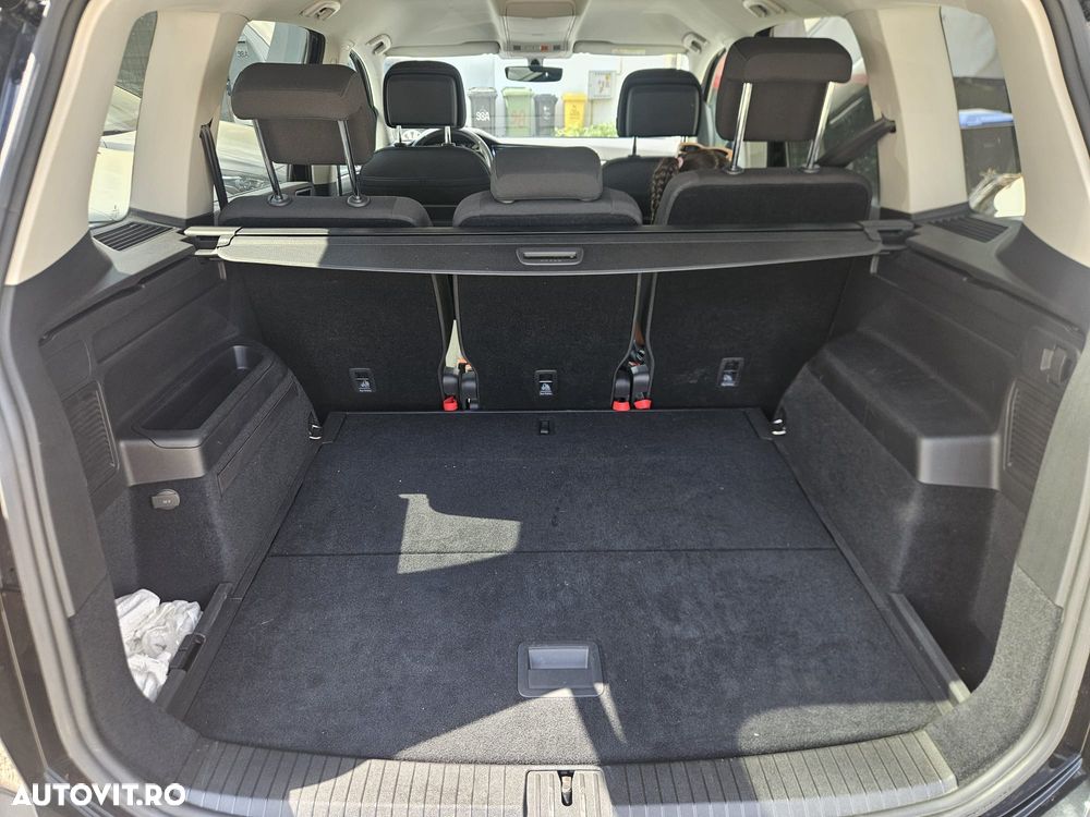 Volkswagen Touran 1.5 TSI DSG Comfortline - 6