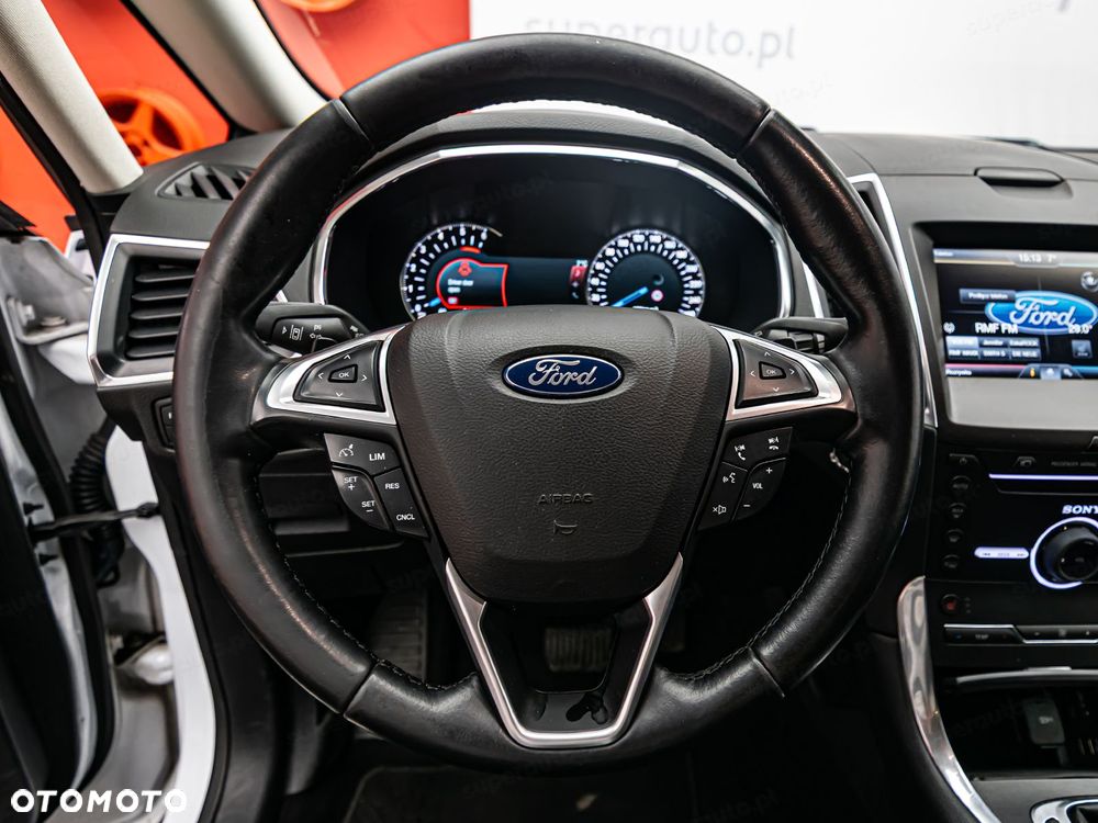 Ford S-Max - 12