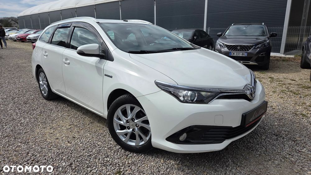 Toyota Auris Hybrid 135 Premium - 3
