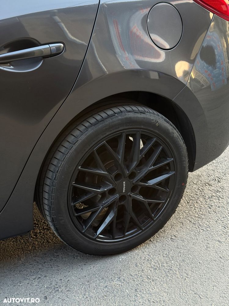 Mazda 3 - 13