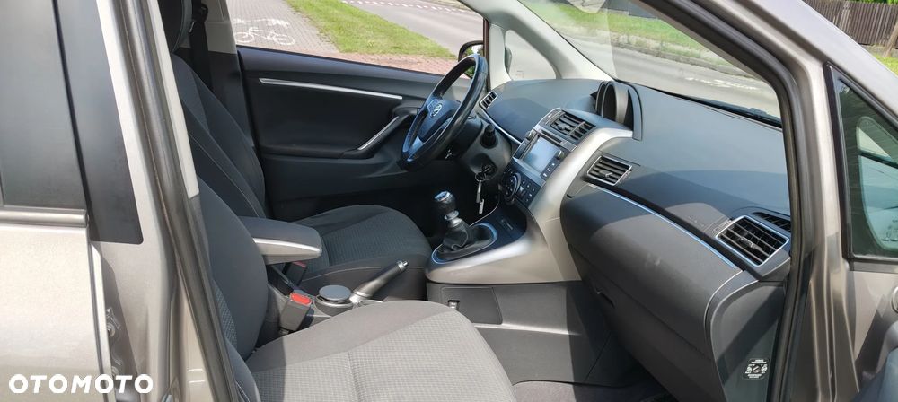 Toyota Corolla Verso - 25