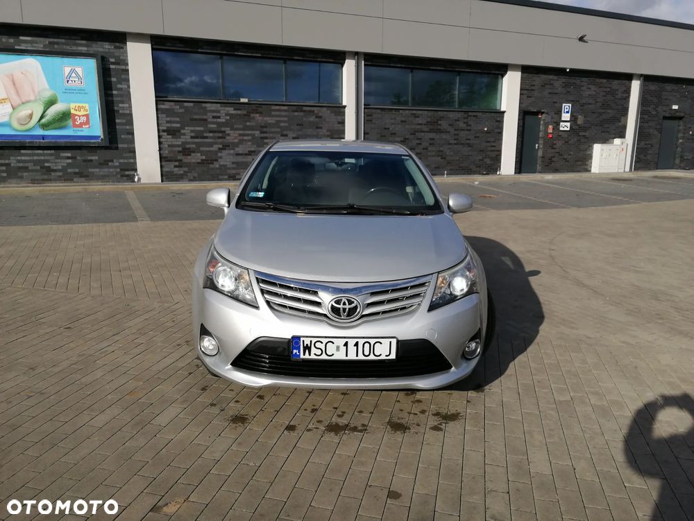 Toyota Avensis 2.2 D-4D Premium - 24