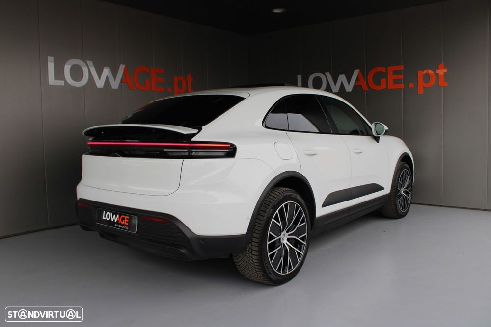 Porsche Macan Electric 4 - 3