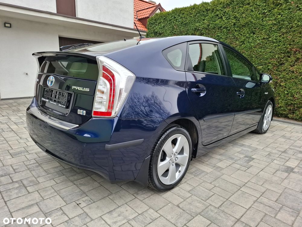 Toyota Prius (Hybrid) Executive - 10