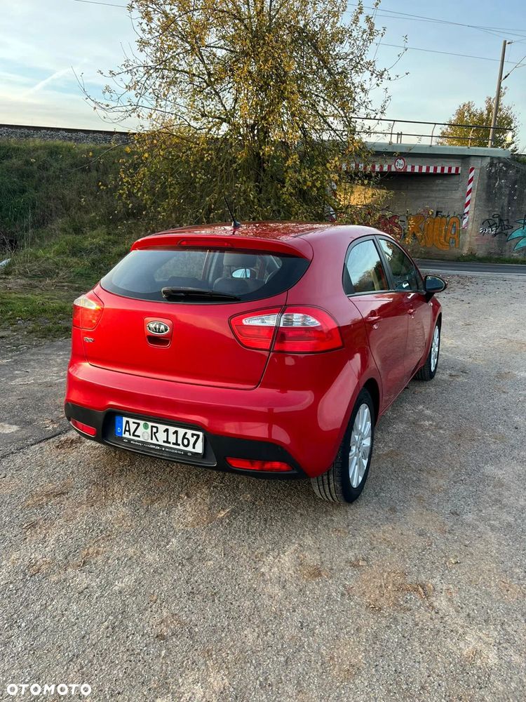 Kia Rio 1.2 L - 4