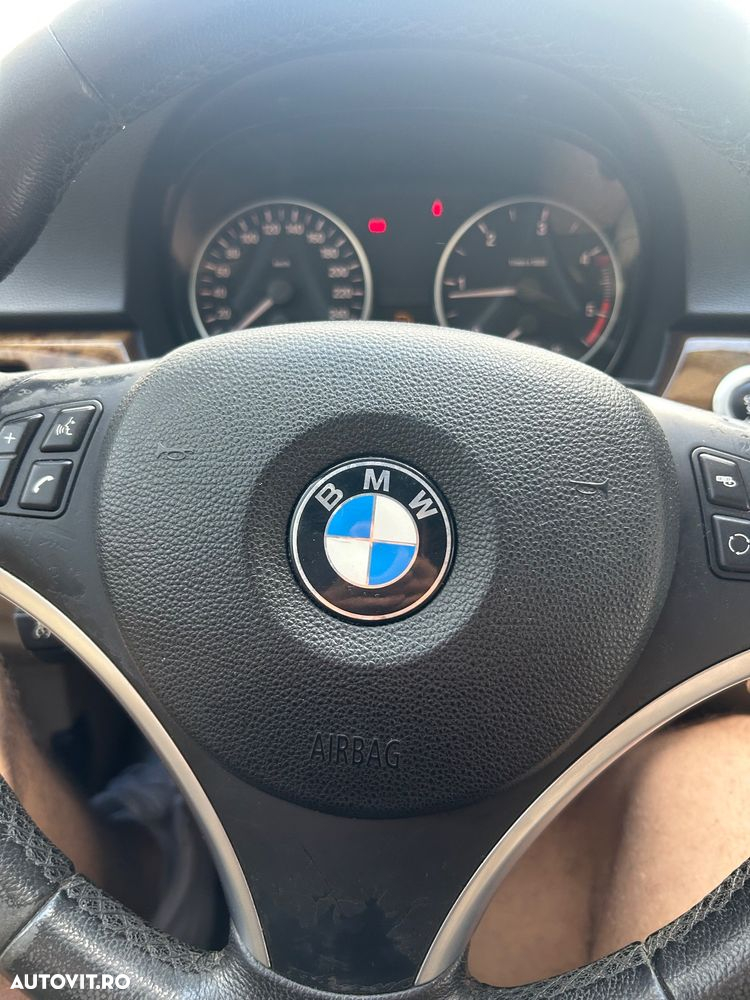 BMW Seria 3 320d - 23