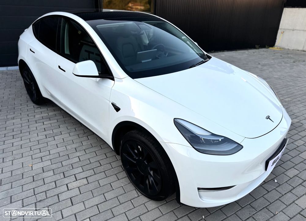 Tesla Model Y Long Range Dual Motor AWD - 9