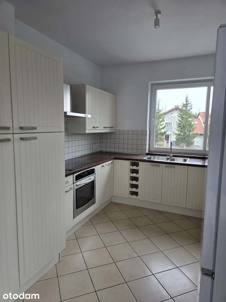 Wynajem dwupoziomowego mieszkania z balkonem